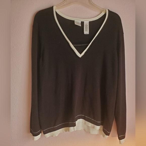 SOLD Emma James Collection Sweater - Picture 6 of 13